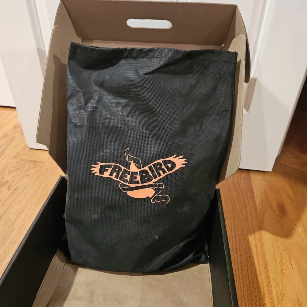 Freebird Melody boots, brand new never worn! Real leather. They run large/big. - Picture 15 of 16